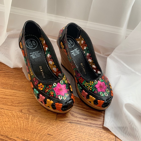 Mi Caite hand painted wedges - Picture 1 of 6